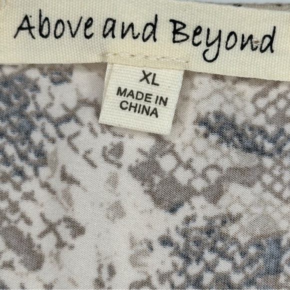 Above and beyond snake print tunic top with sleeve detail NWT size xl - Picture 5 of 5